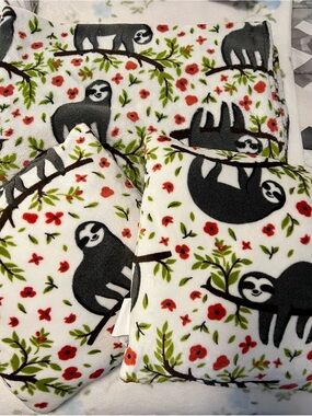 Sloth Print FleeceThrow Blanket Matching Pillows